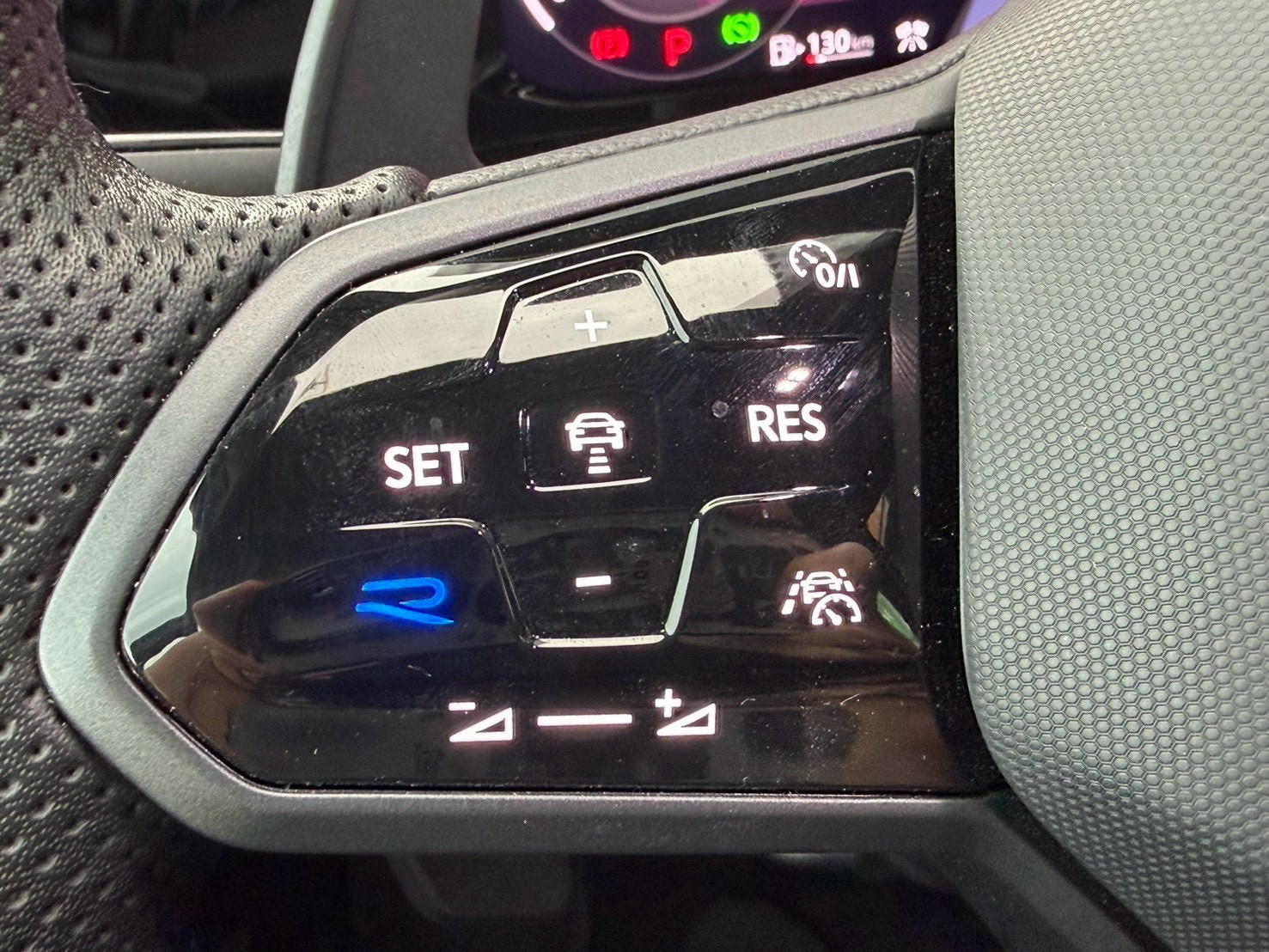 2024 Volkswagen Golf R Edition 50經典紀念款 賽道藍