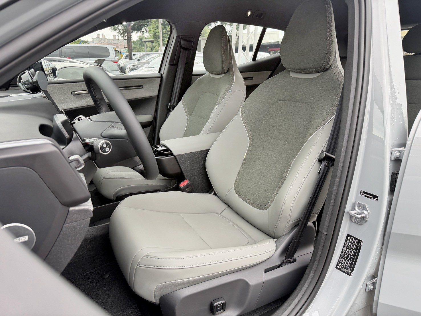 2026 Volvo EX30 Plus Single Motor 水泥灰