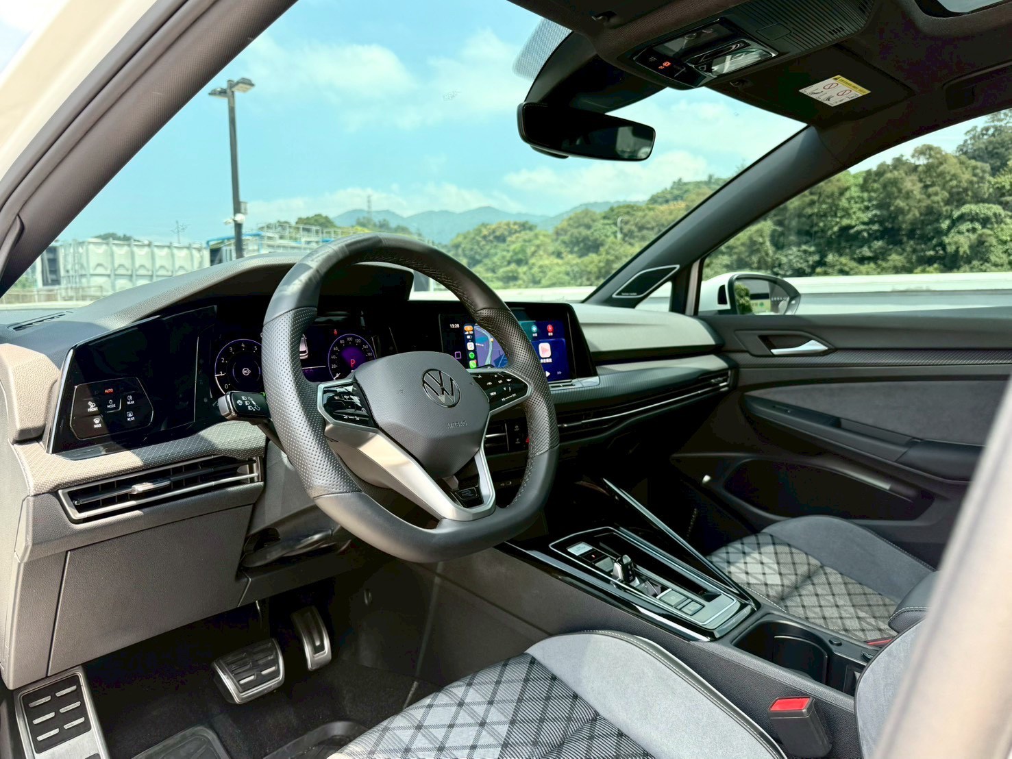 2024 Volkswagen Golf 280 eTSI R-Line 冰川白