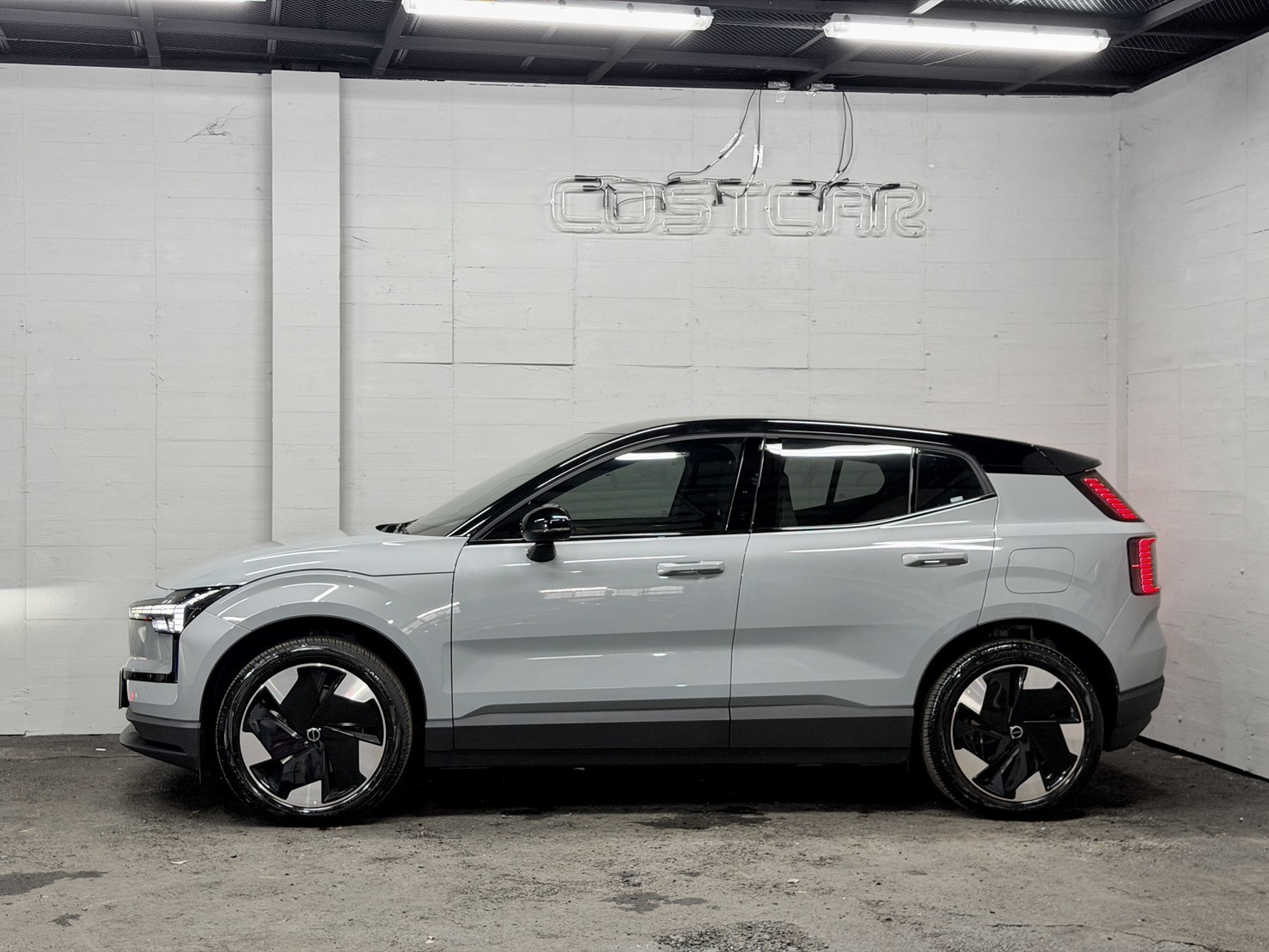 2026 Volvo EX30 Plus Single Motor 水泥灰