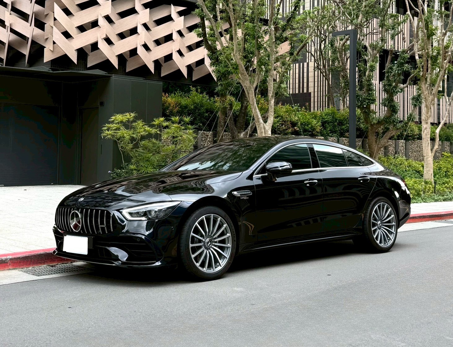 2020 M-Benz AMG GT 4-Door Coupé 43 西裝暴徒