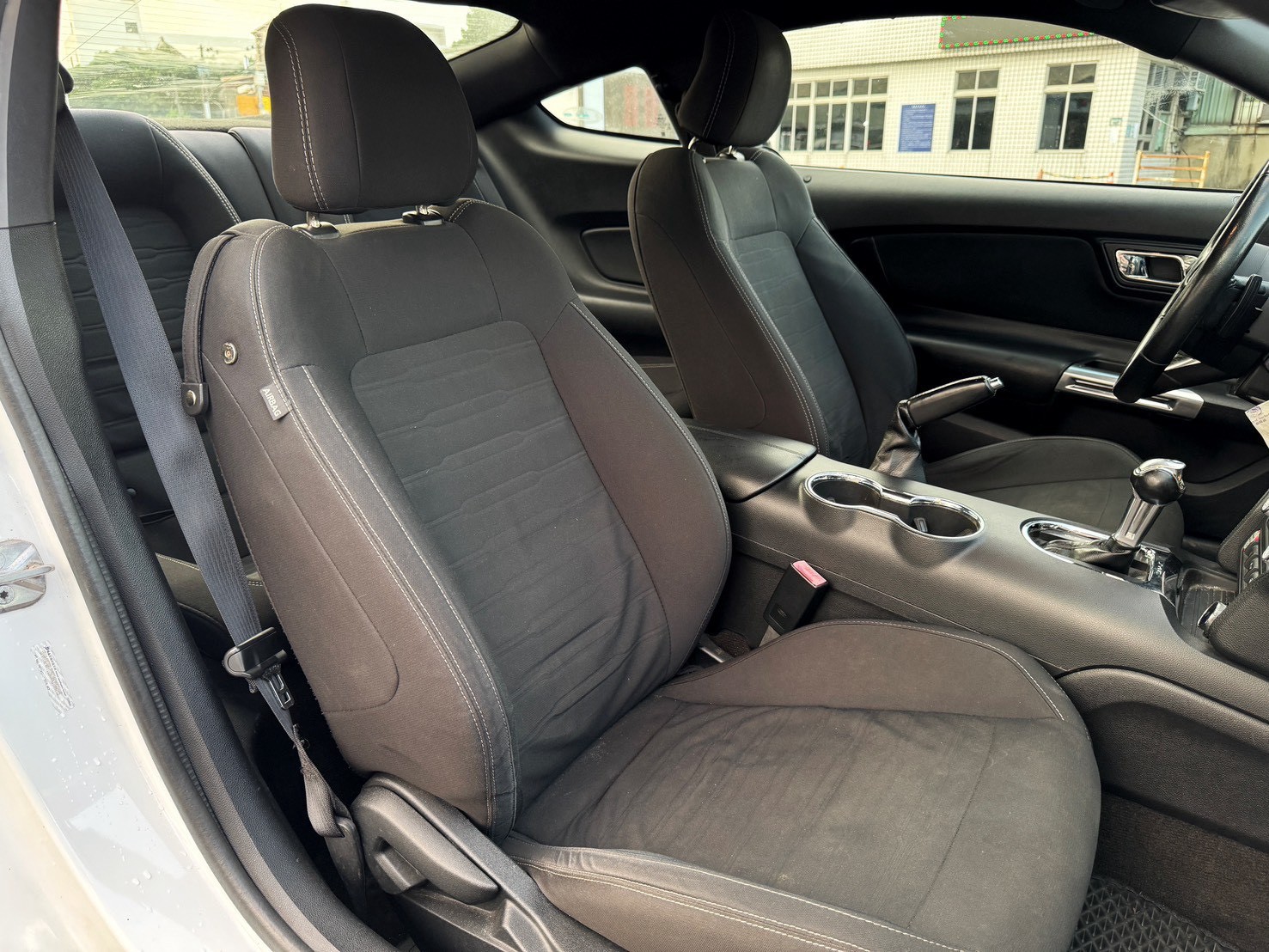 2016 Ford Mustang 2.3 EcoBoost 極地白