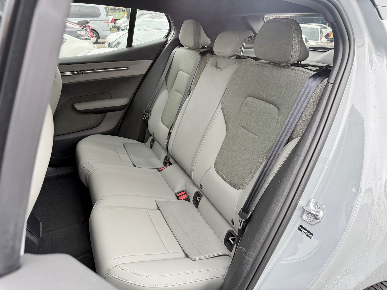2026 Volvo EX30 Plus Single Motor 水泥灰