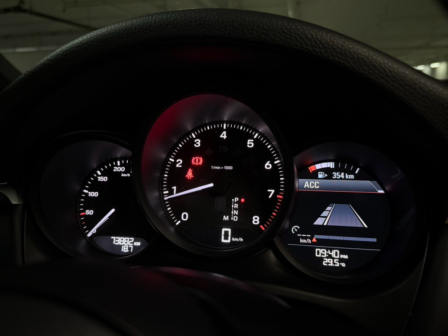 2022 Porsche Macan 2.0T 尊爵藍黑