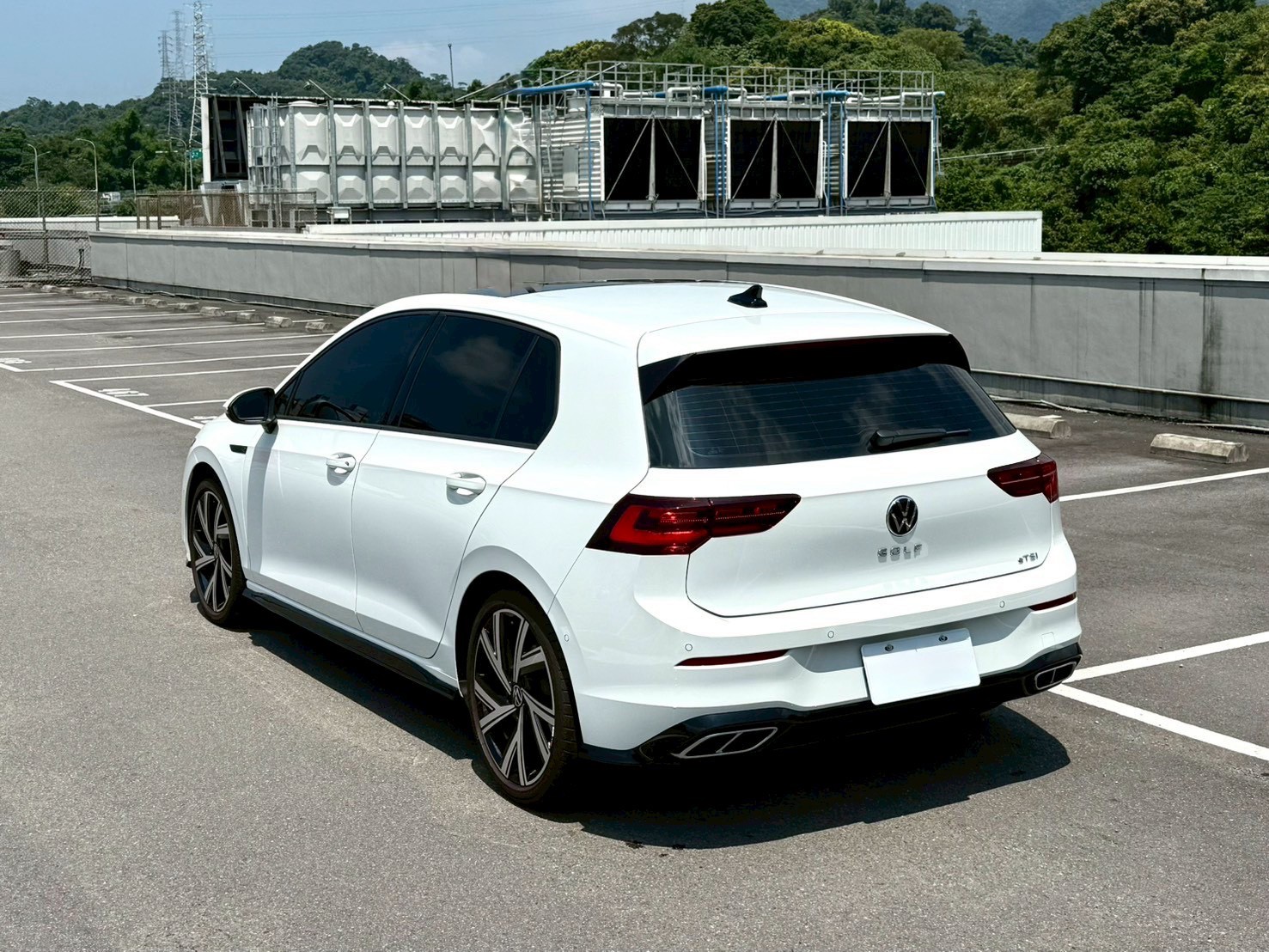 2024 Volkswagen Golf 280 eTSI R-Line 冰川白
