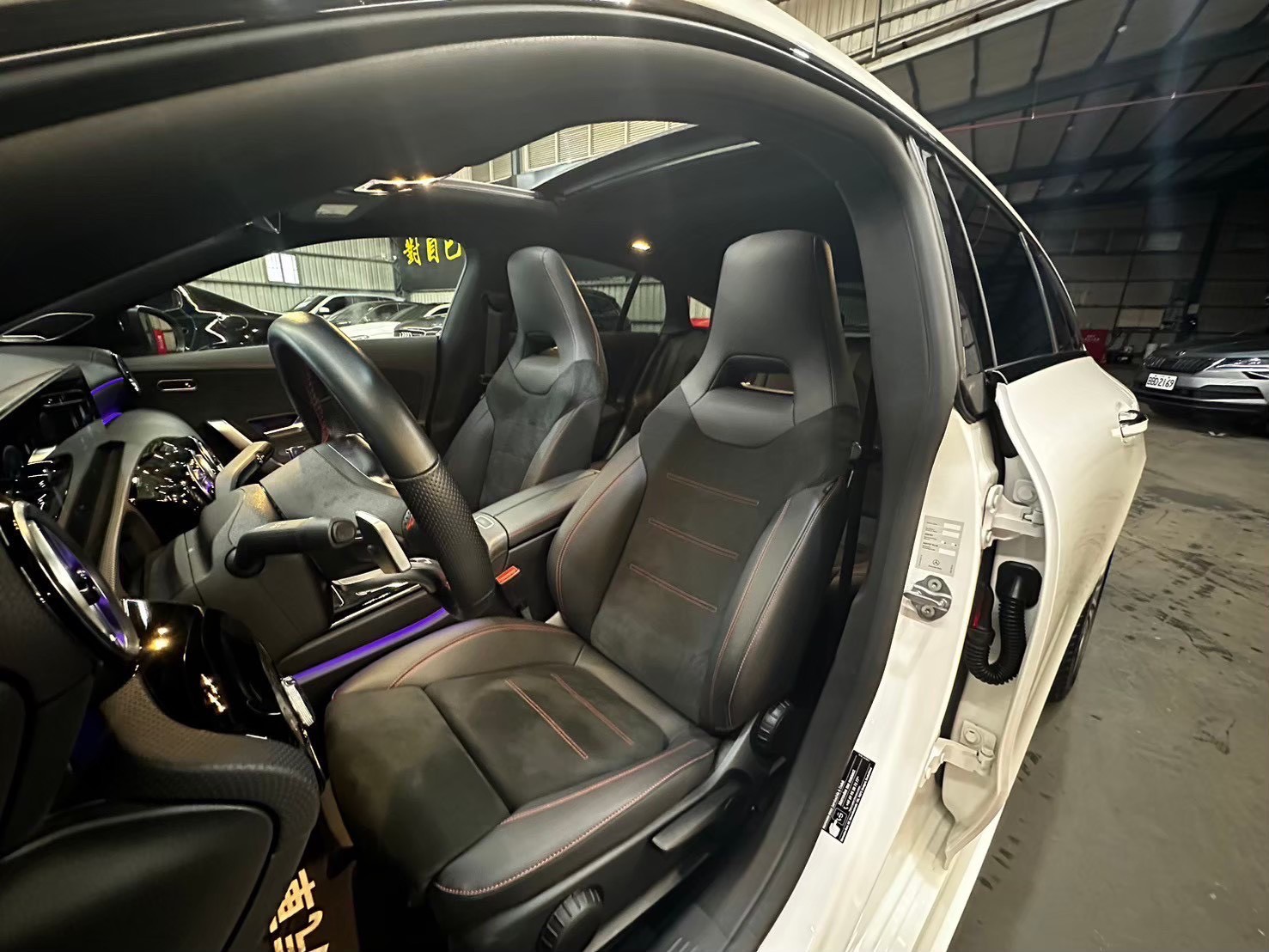 2021 M-Benz CLA Shooting Brake CLA250 極地白