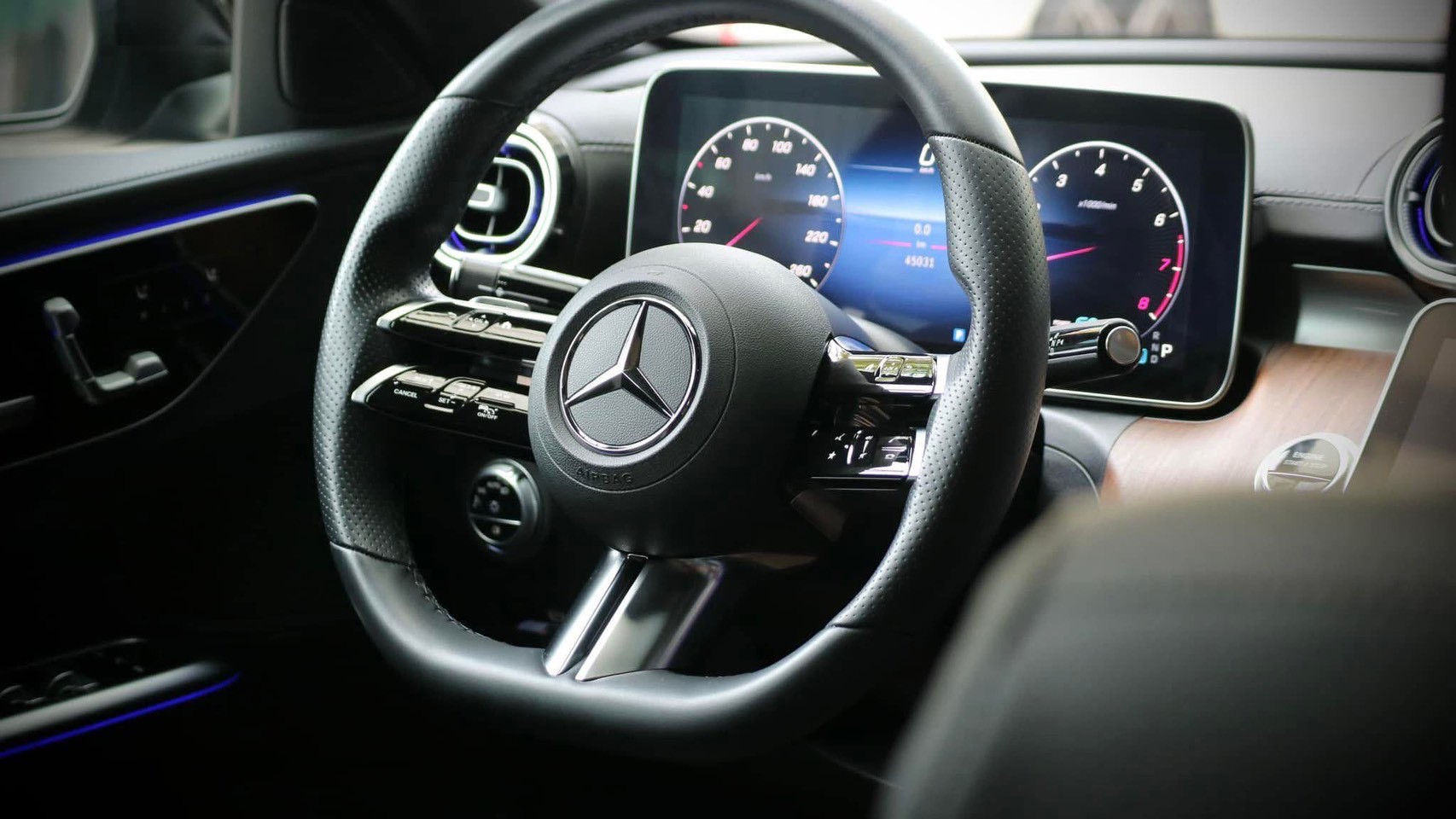 2022 M-Benz C-Class Sedan C300 曜石黑