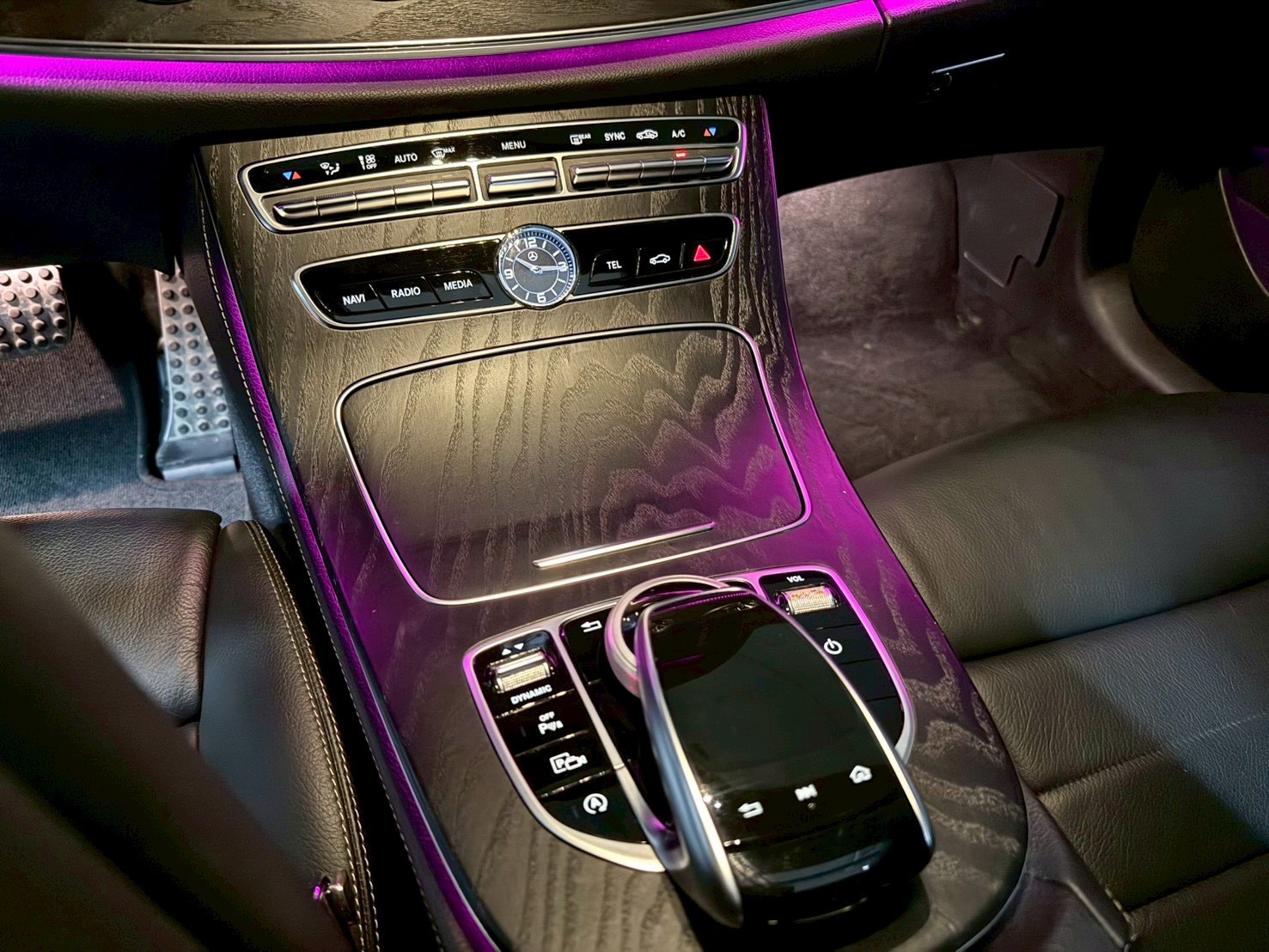 2018 M-Benz E-Class Coupé E400 4MATIC 極地白