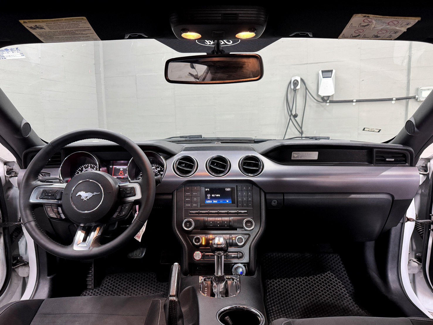 2016 Ford Mustang 2.3 EcoBoost 極地白