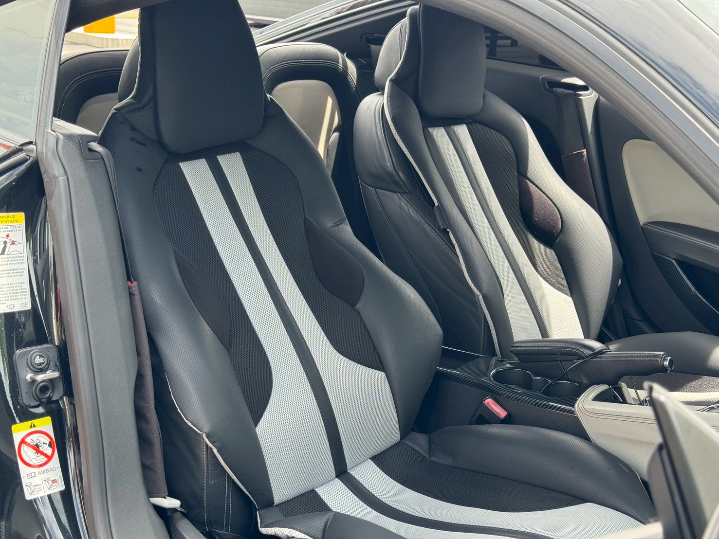 2009 TTS Coupé 2.0 TFSI quattro 幻影黑