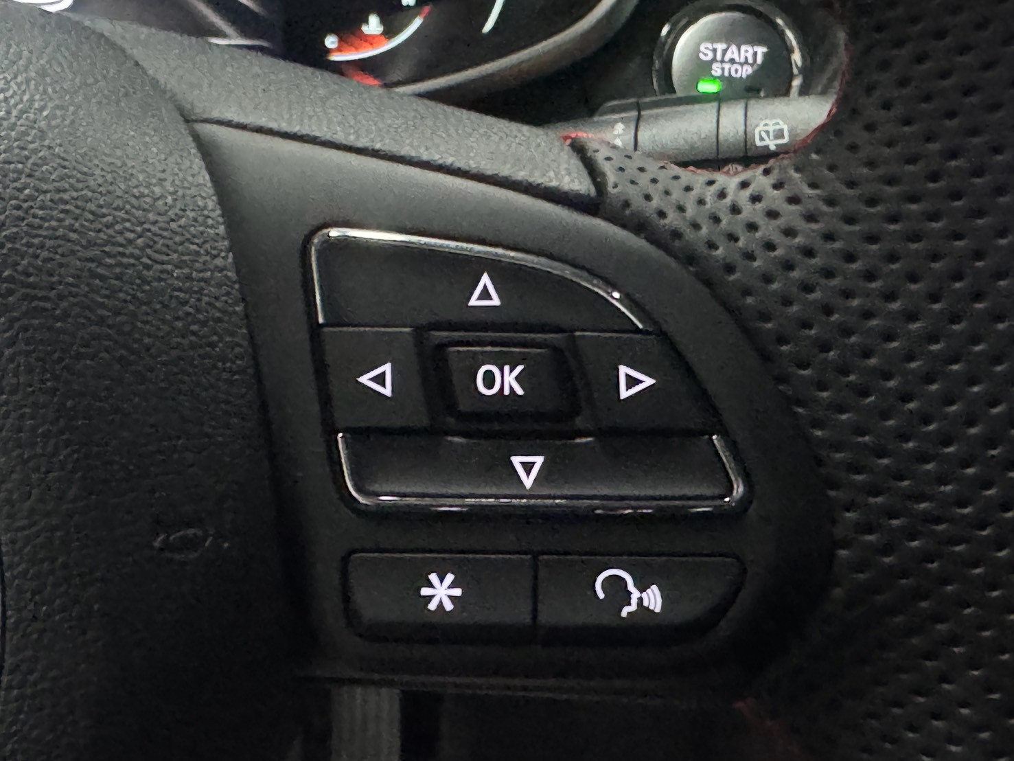 2024 MG ZS 1.5旗艦版 雲石白