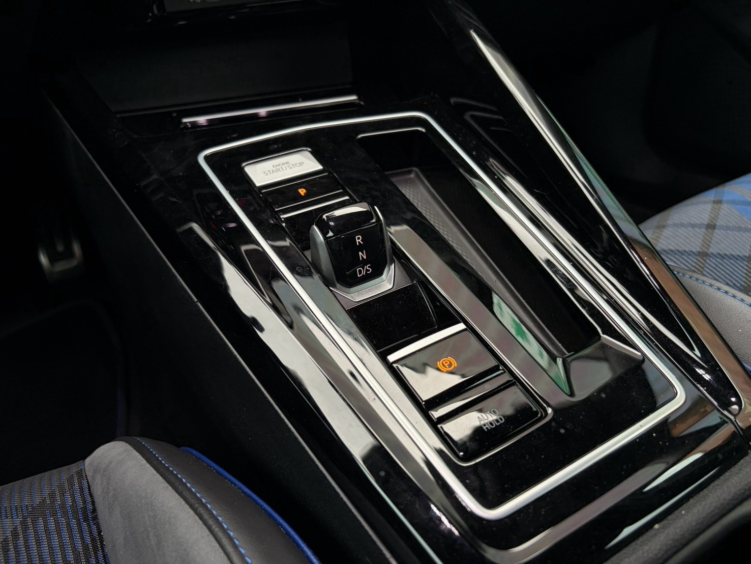 2024 Volkswagen Golf R Edition 50經典紀念款 賽道藍