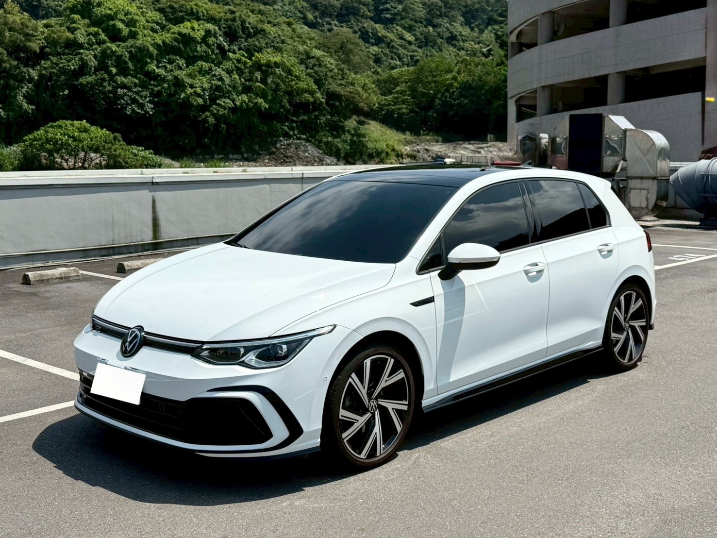 2024 Volkswagen Golf 280 eTSI R-Line 冰川白