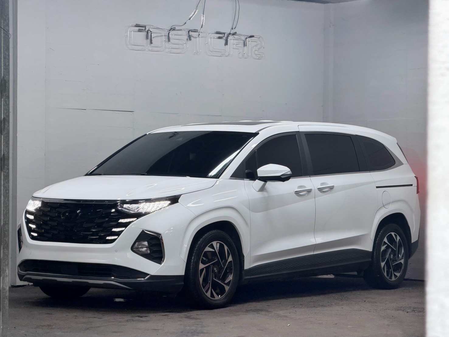 2025 Hyundai Custin GLT-B 鑽石白