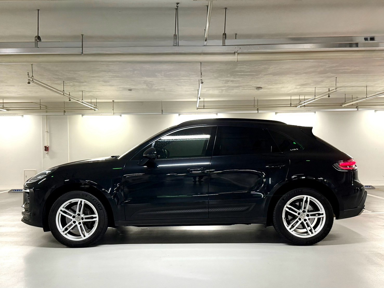 2022 Porsche Macan 2.0T 尊爵藍黑