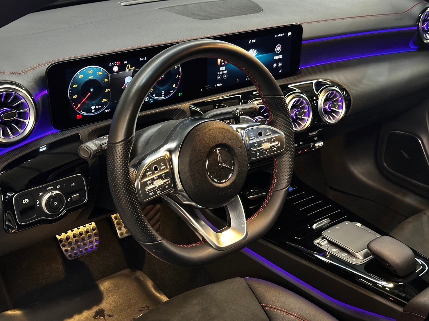 2021 M-Benz CLA Shooting Brake CLA250 極地白