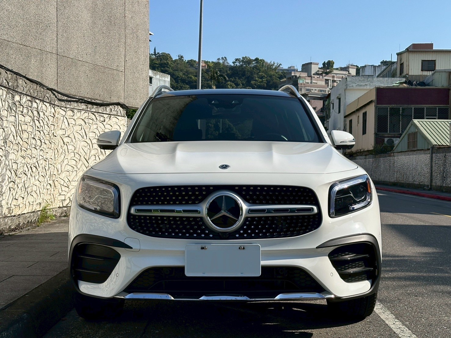 2021 M-Benz GLB 250 AMG 4MATIC 數位白