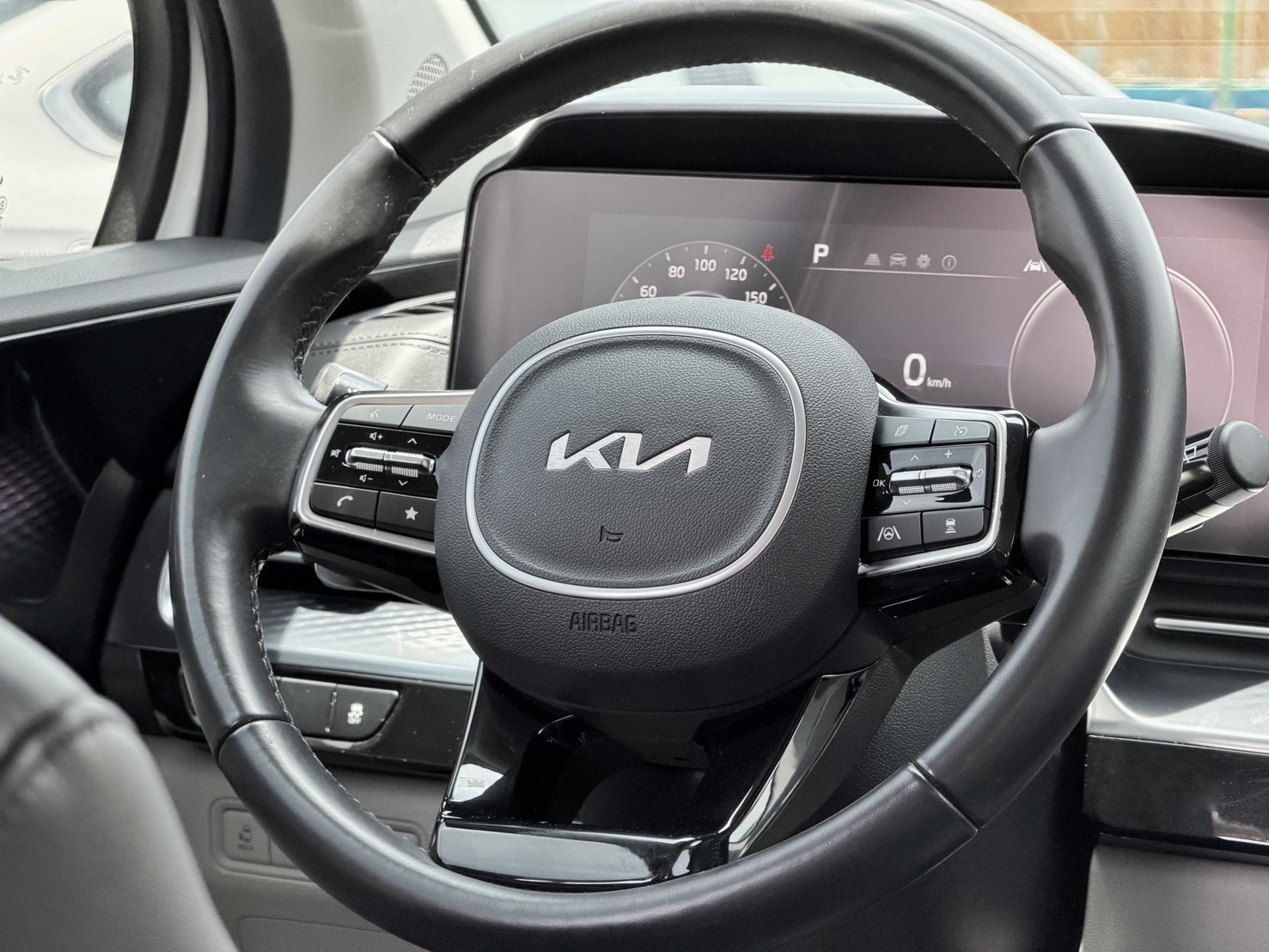 2022 Kia Carnival 尊貴8人座 極光白