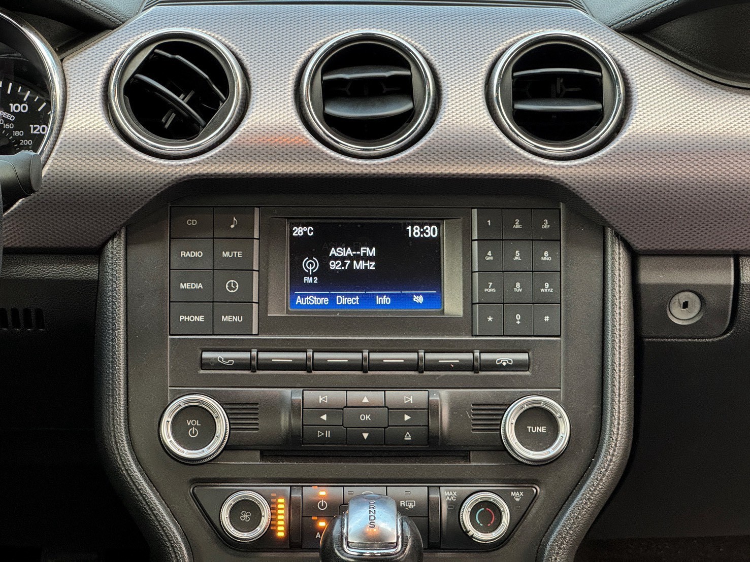 2016 Ford Mustang 2.3 EcoBoost 極地白