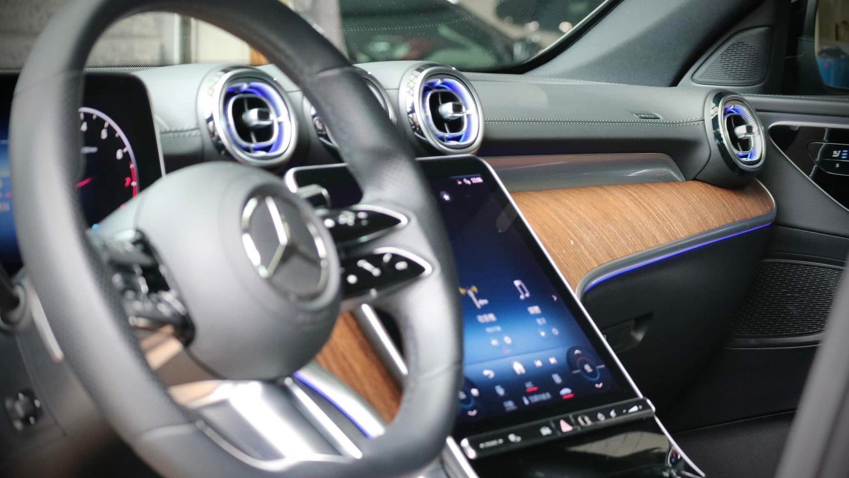 2022 M-Benz C-Class Sedan C300 曜石黑
