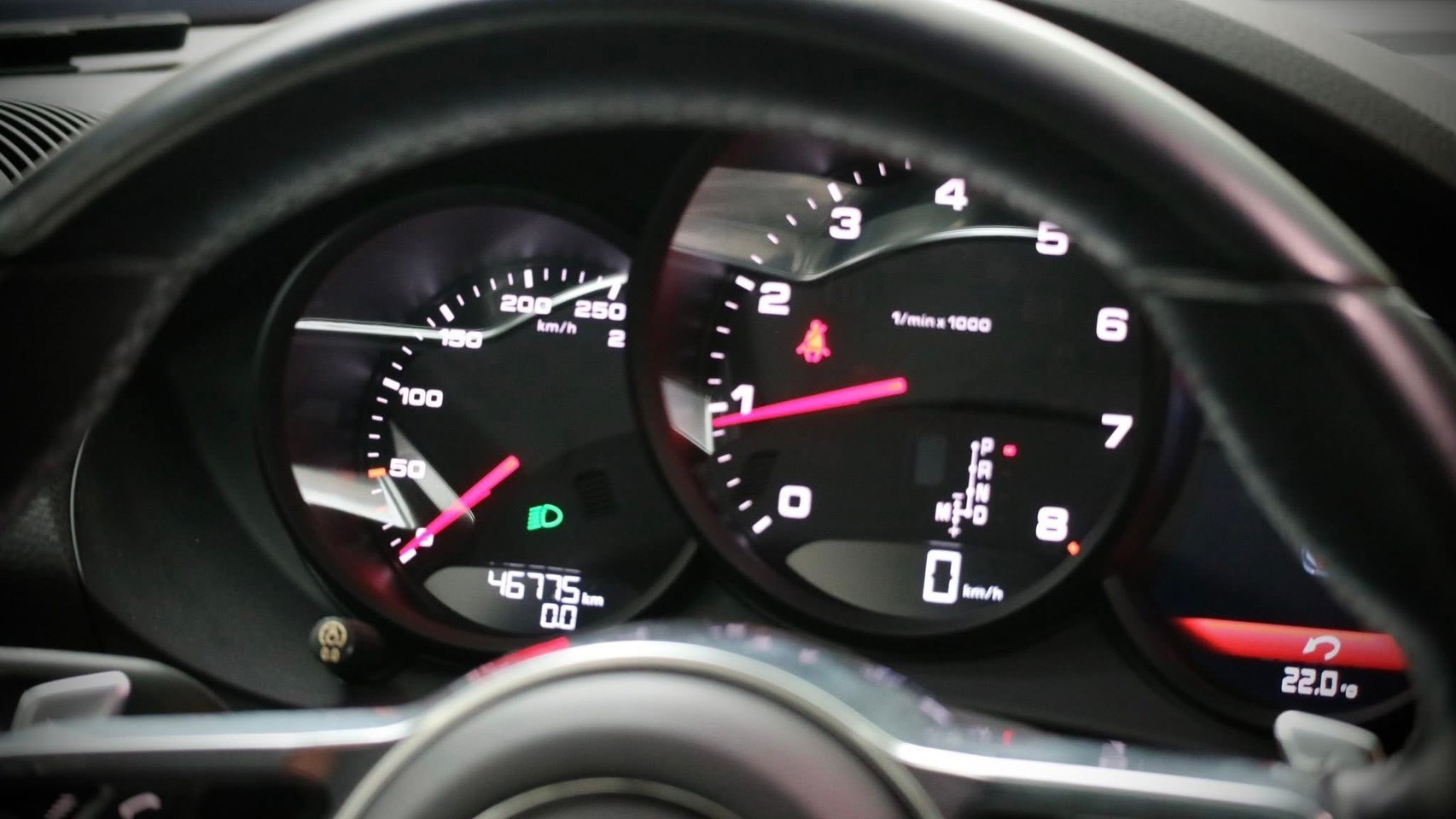 2019 Porsche Cayman 2.0 瑪瑙灰
