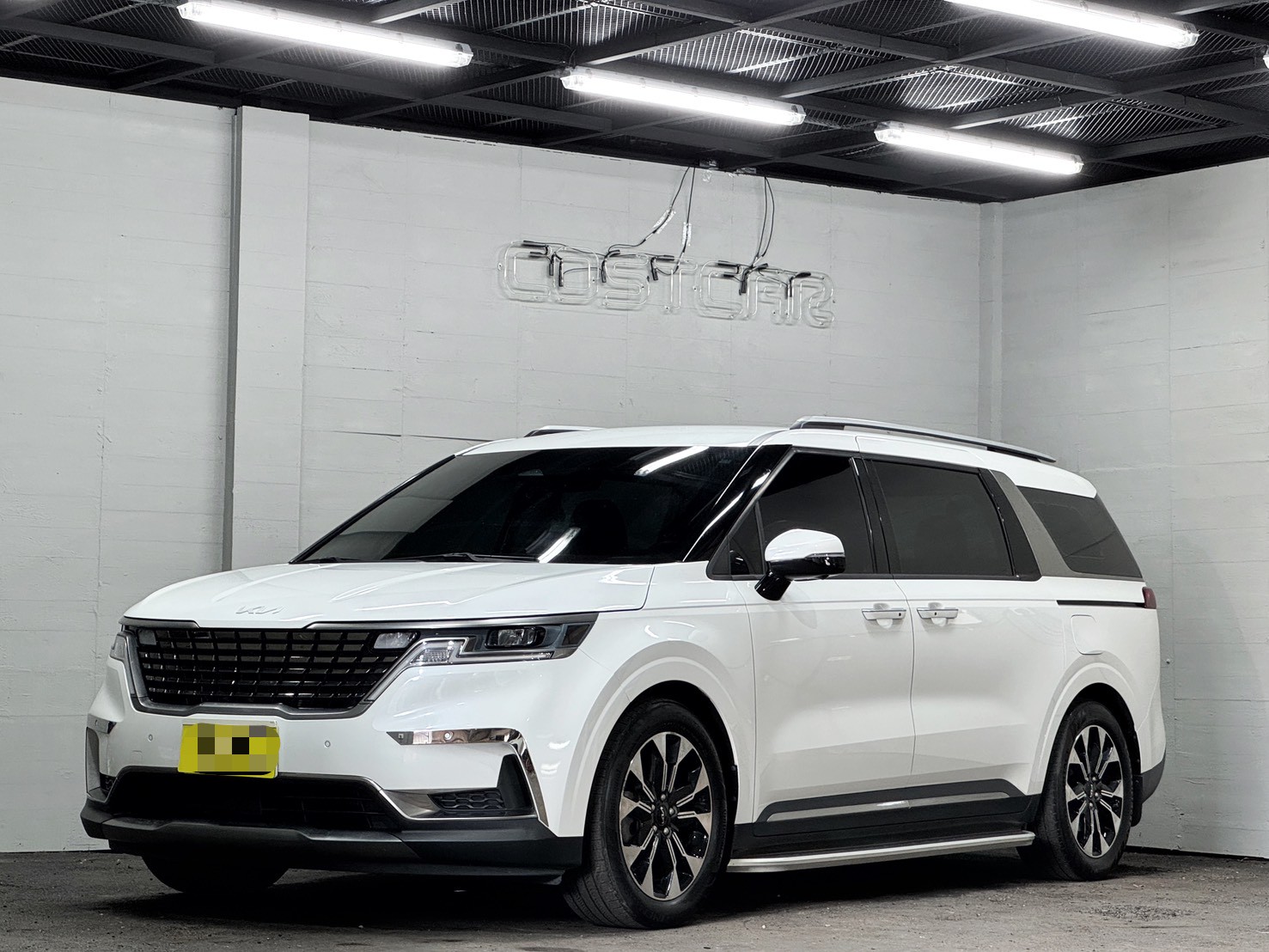 2022 Kia Carnival 尊貴8人座 極光白