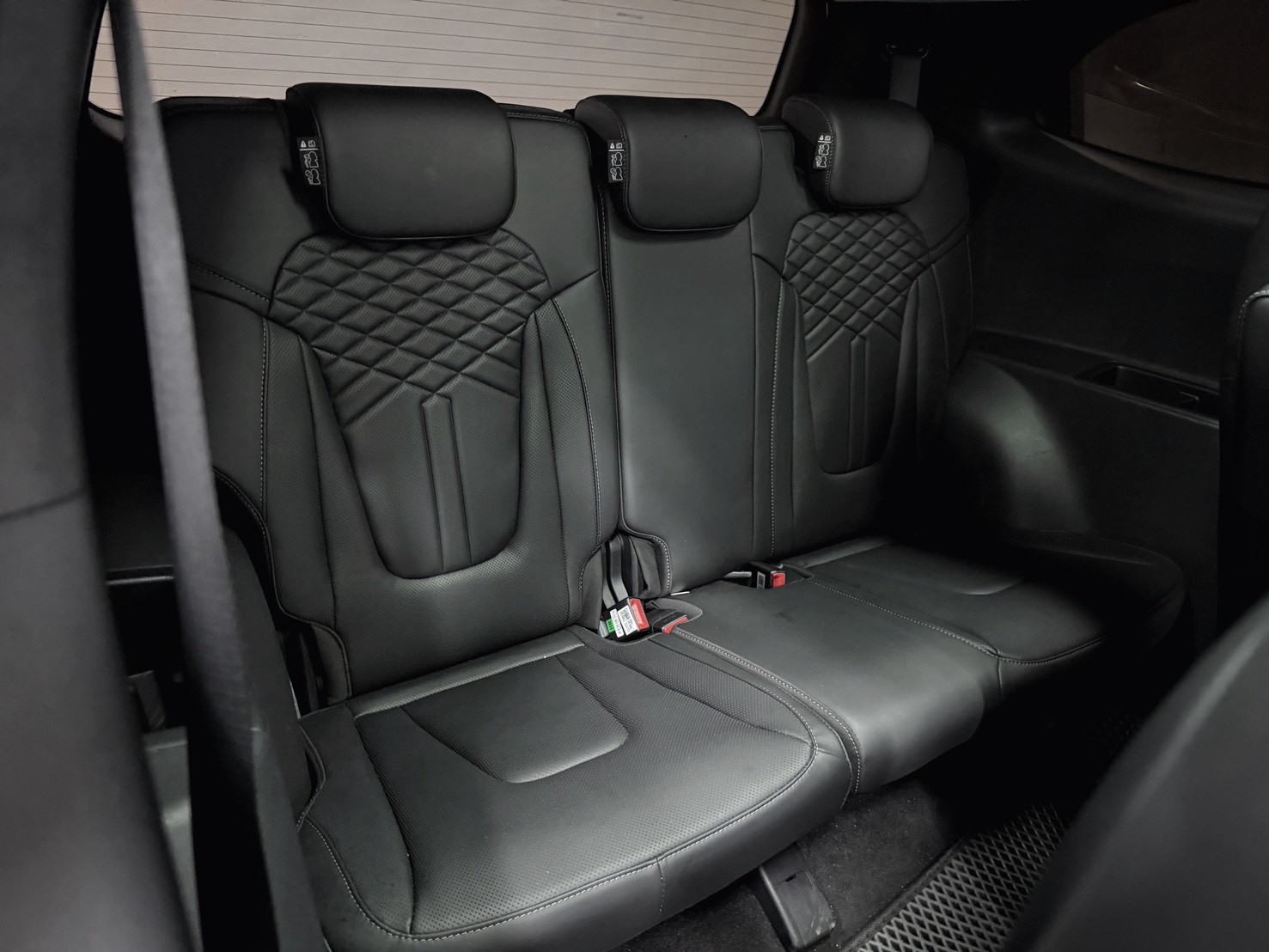 2025 Hyundai Custin GLT-B 鑽石白