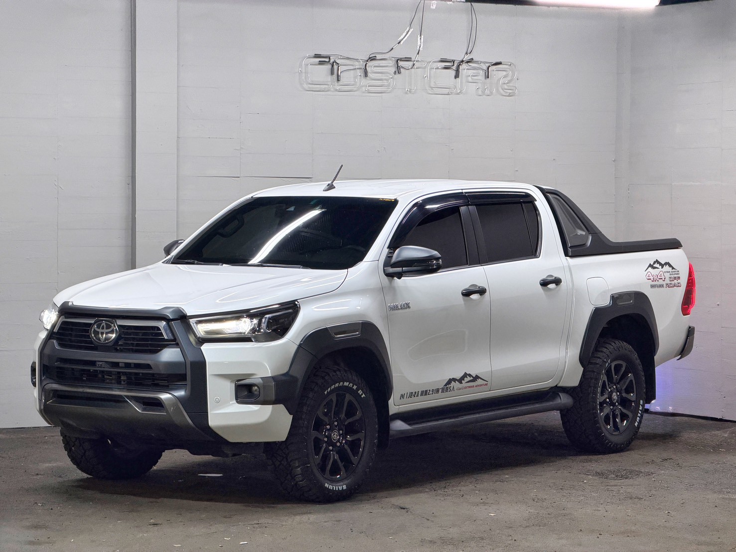 2023 Toyota Hilux 2.8 戰術白
