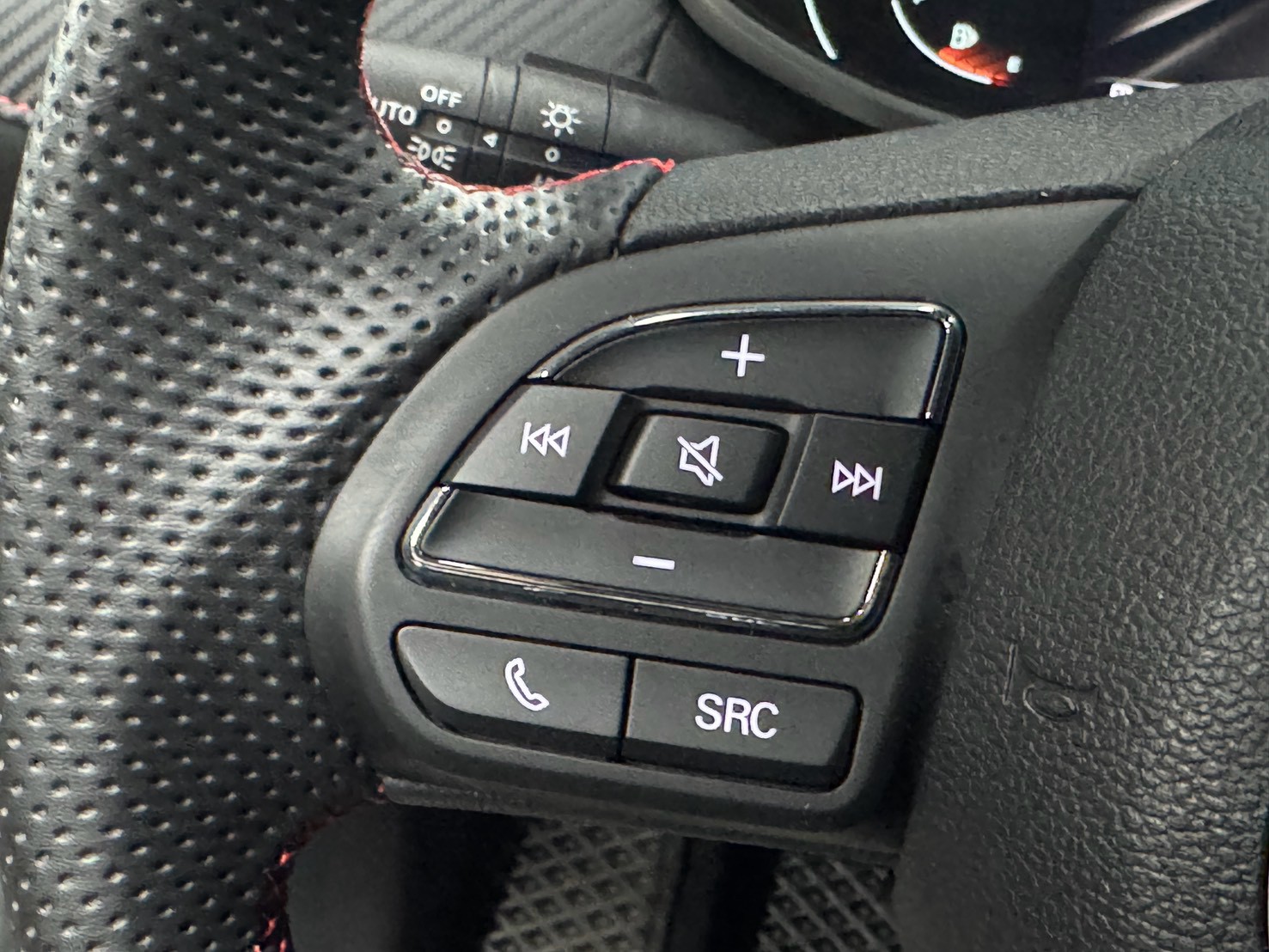 2024 MG ZS 1.5旗艦版 雲石白