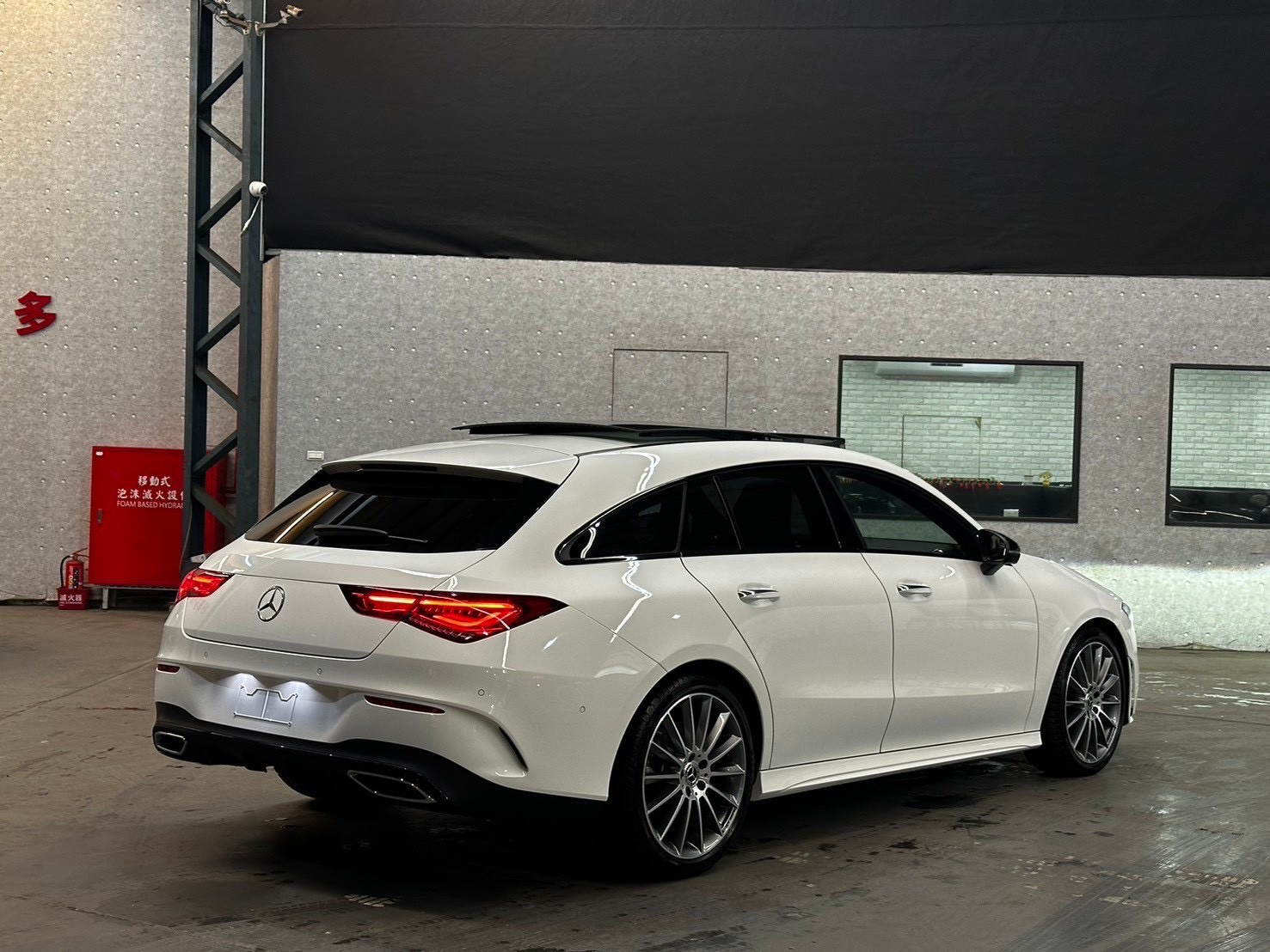 2021 M-Benz CLA Shooting Brake CLA250 極地白