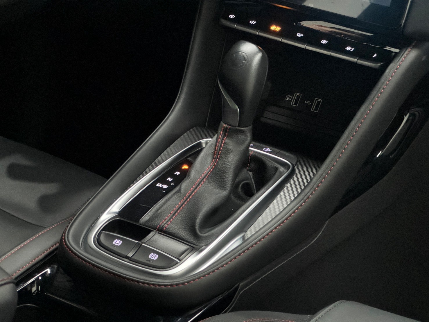 2024 MG ZS 1.5旗艦版 雲石白