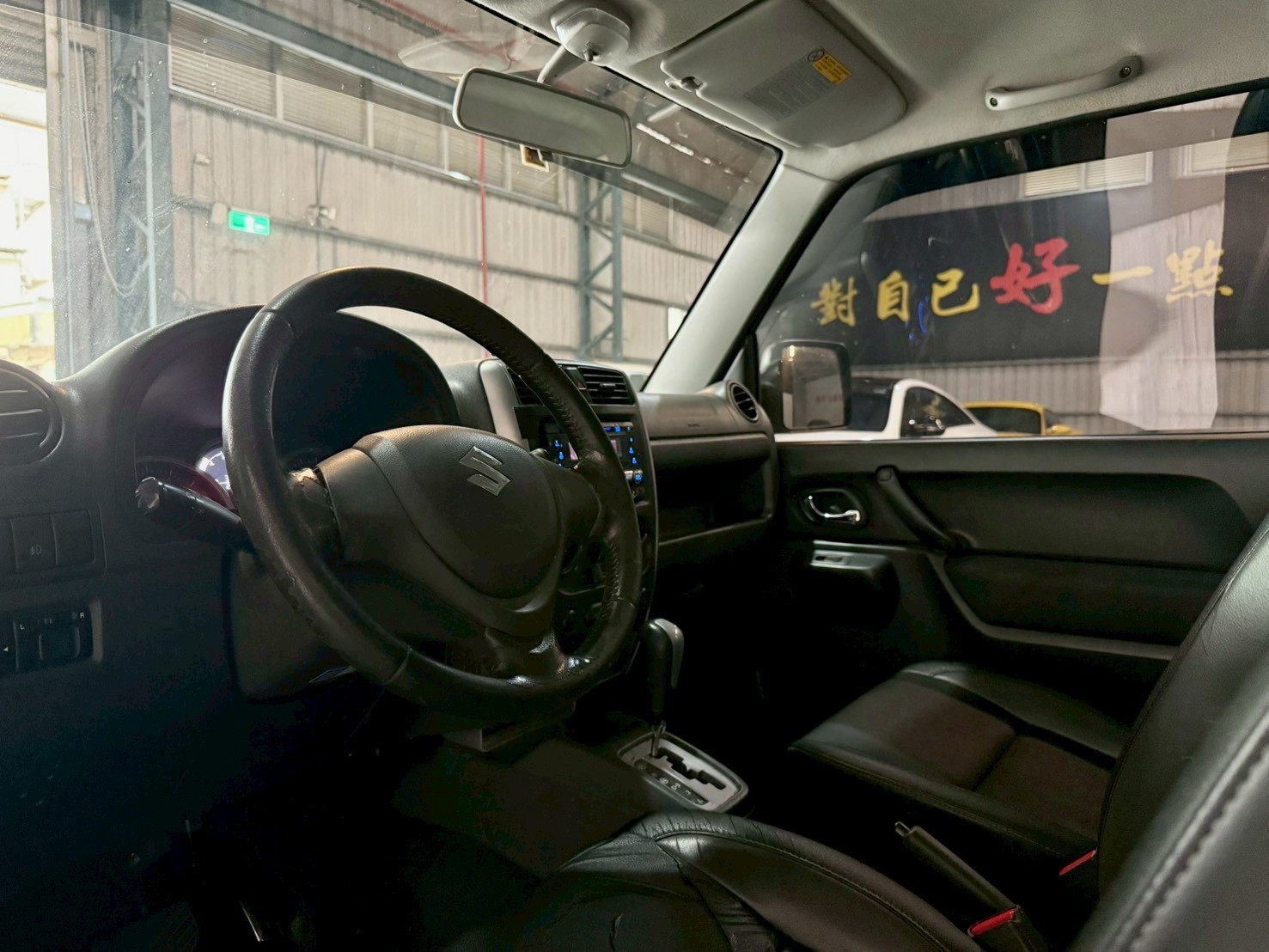 2015 Suzuki Jimny 1.3 大地灰