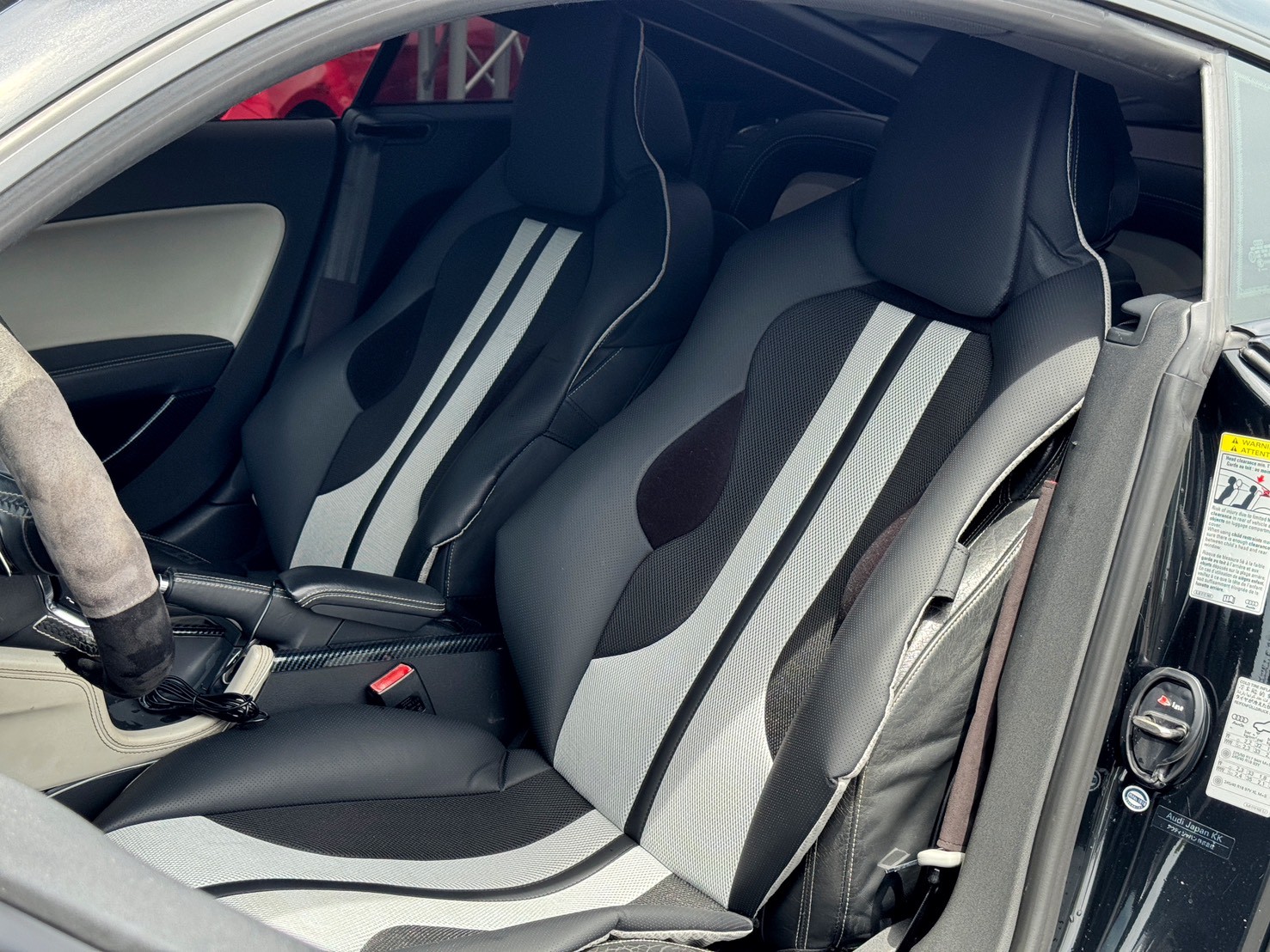 2009 TTS Coupé 2.0 TFSI quattro 幻影黑