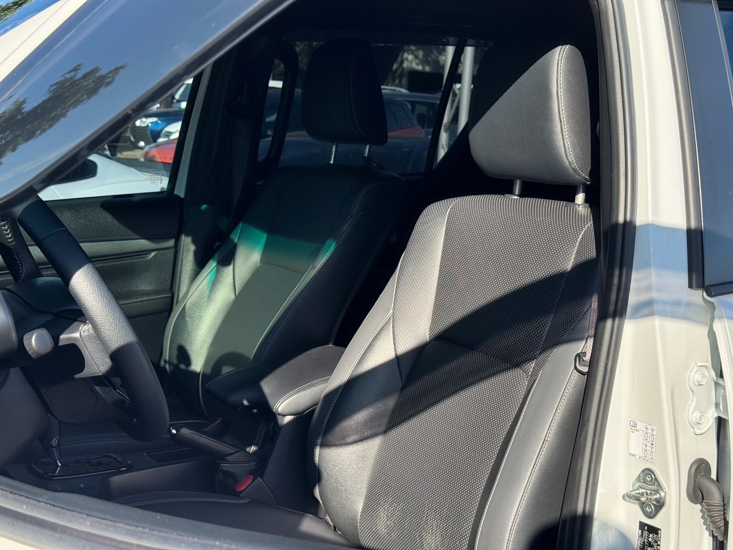 2023 Toyota Hilux 2.8 戰術白