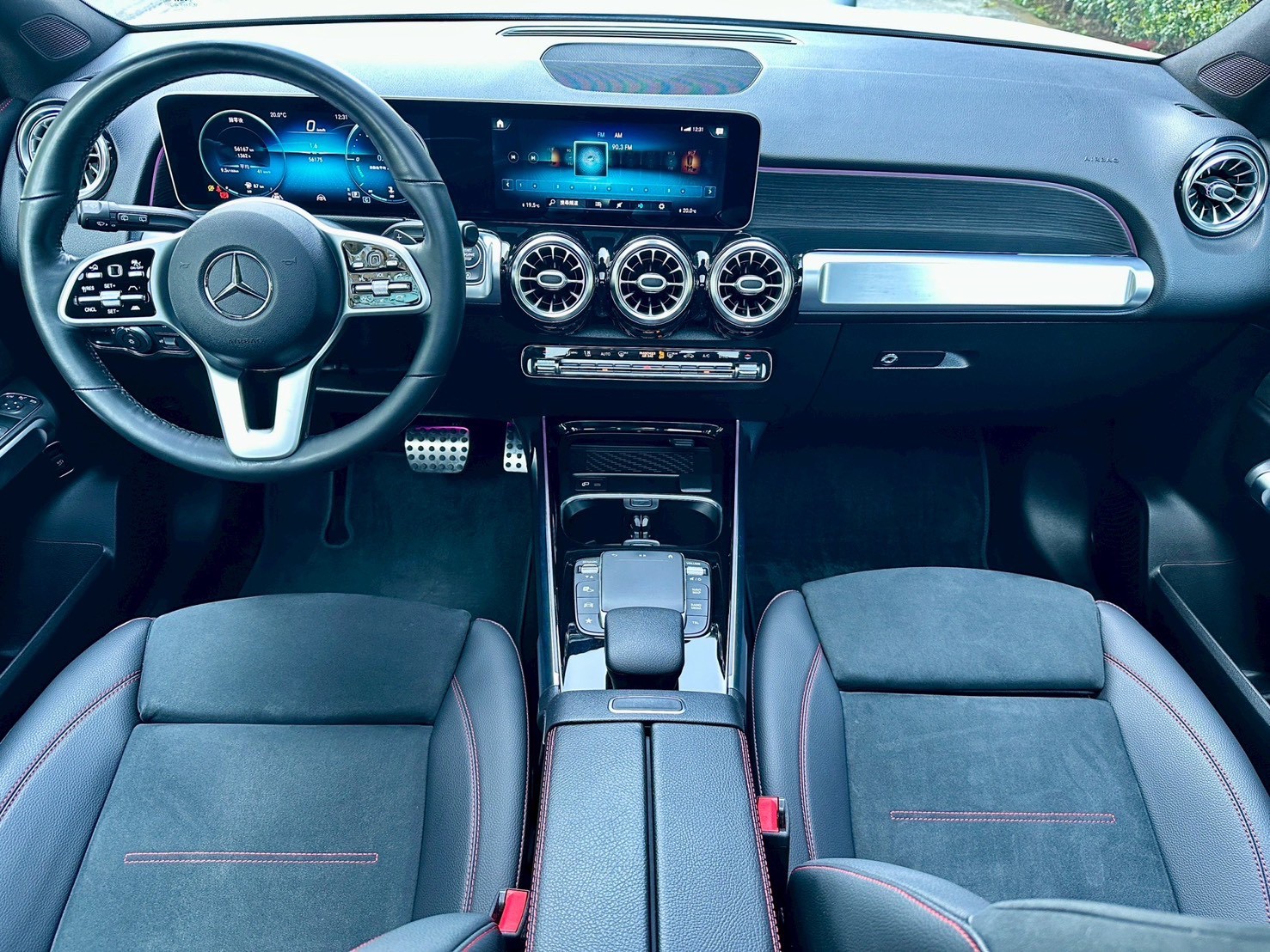 2021 M-Benz GLB 250 AMG 4MATIC 數位白