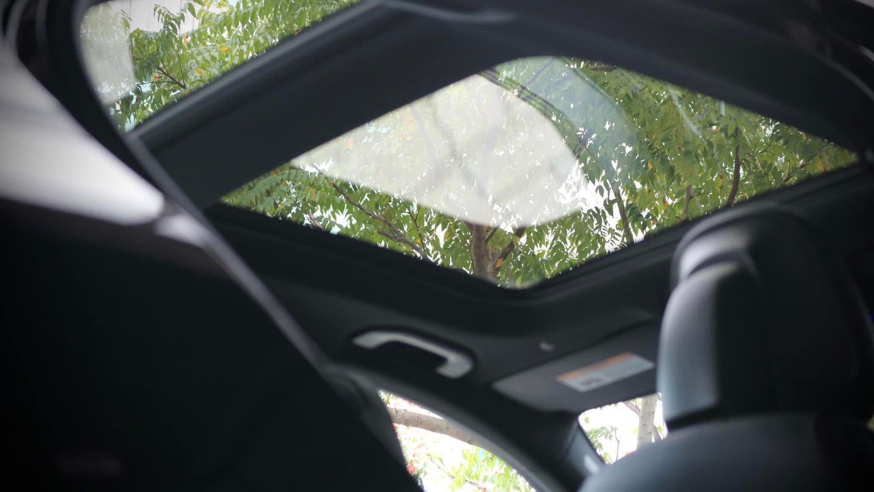2022 M-Benz C-Class Sedan C300 曜石黑