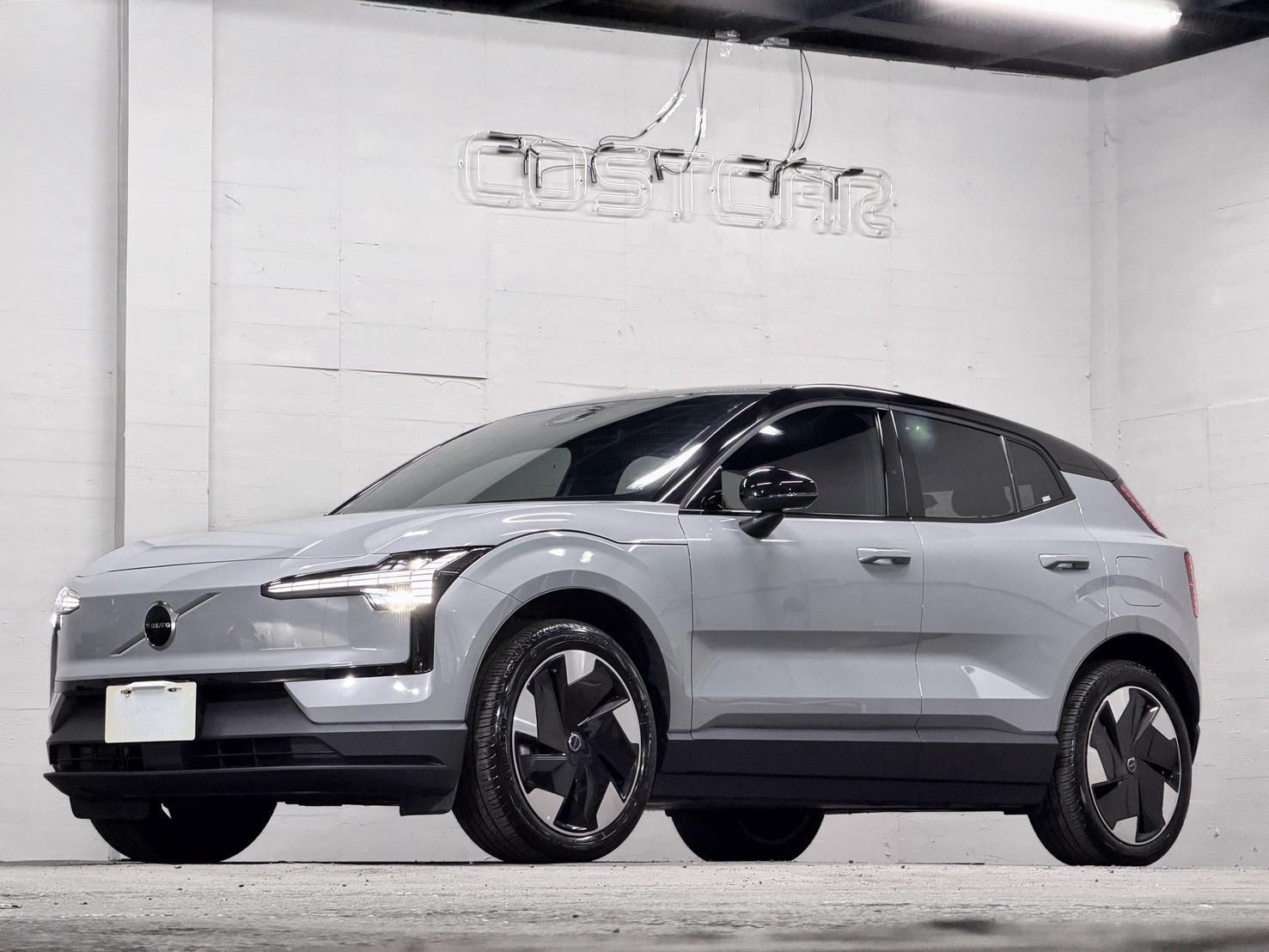 2026 Volvo EX30 Plus Single Motor 水泥灰
