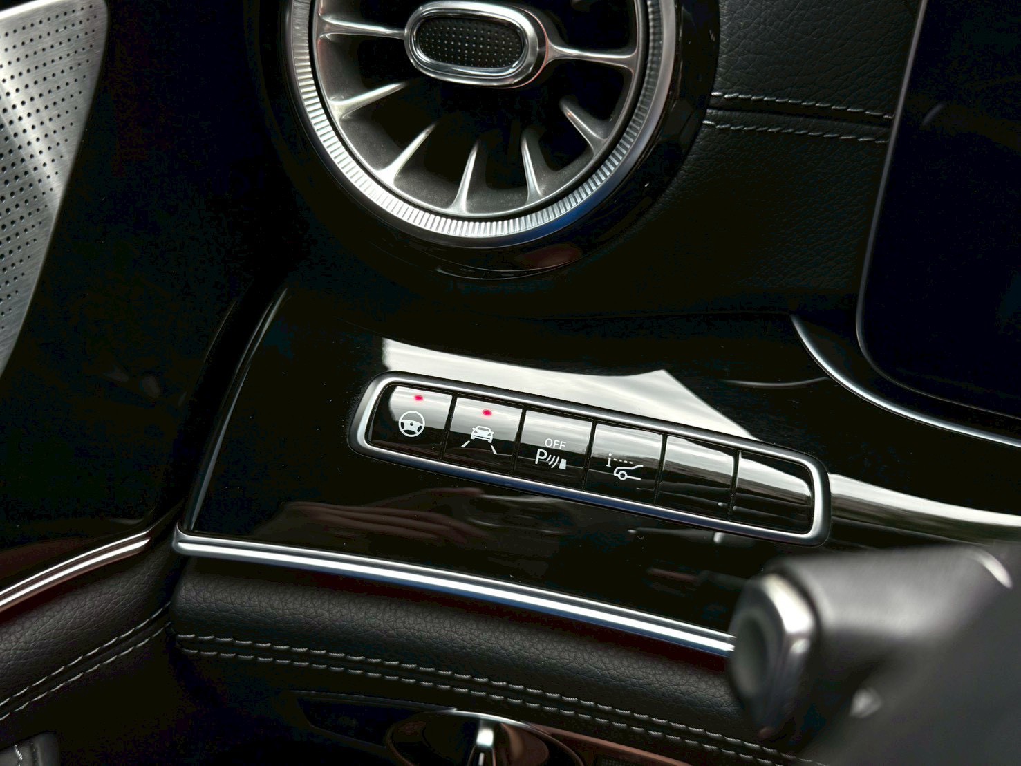 2020 M-Benz AMG GT 4-Door Coupé 43 西裝暴徒